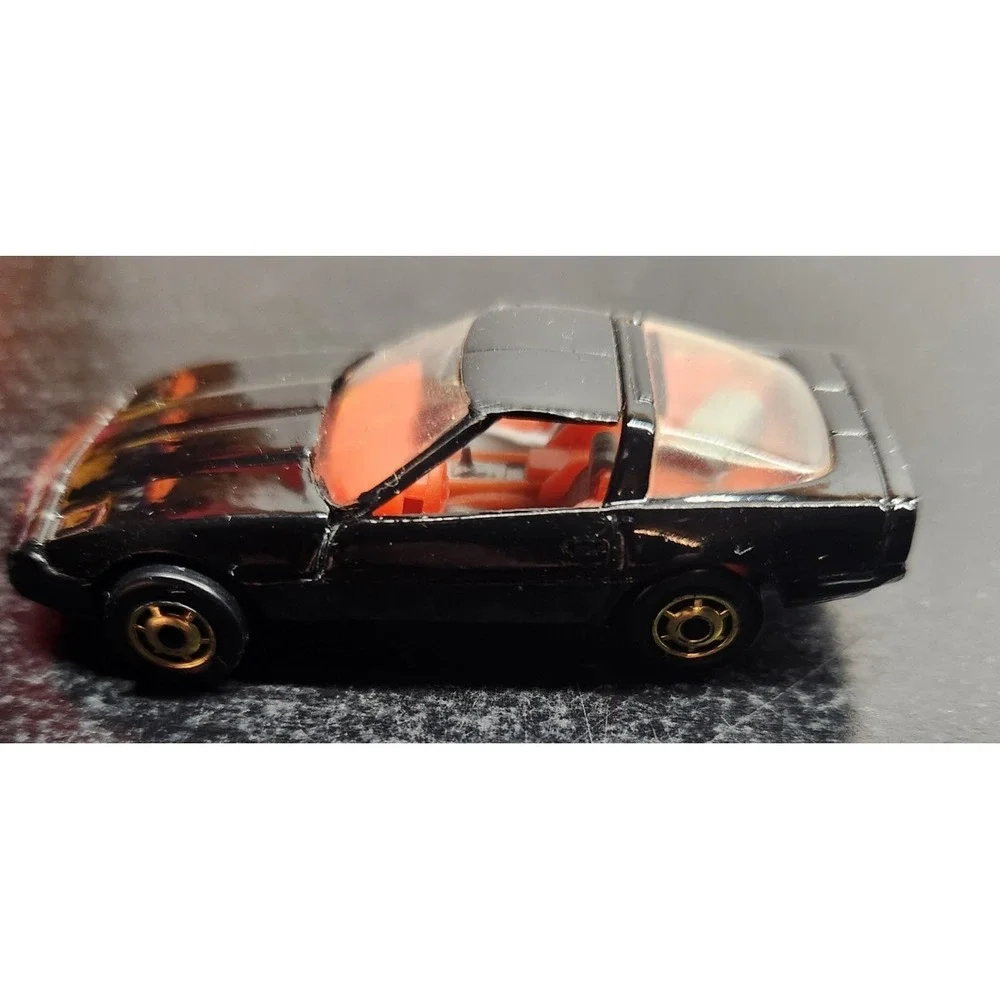 1982 Hot Wheels 80's Corvette - Moveable Hood‎ and Hatch